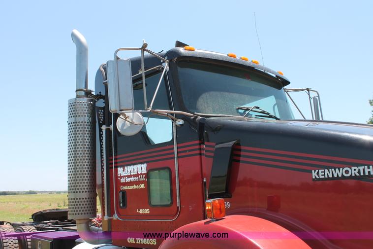 image for item H8205 2006 Kenworth T800 vacuum semi truck