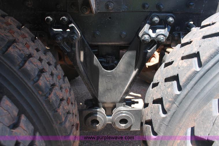 image for item H8205 2006 Kenworth T800 vacuum semi truck