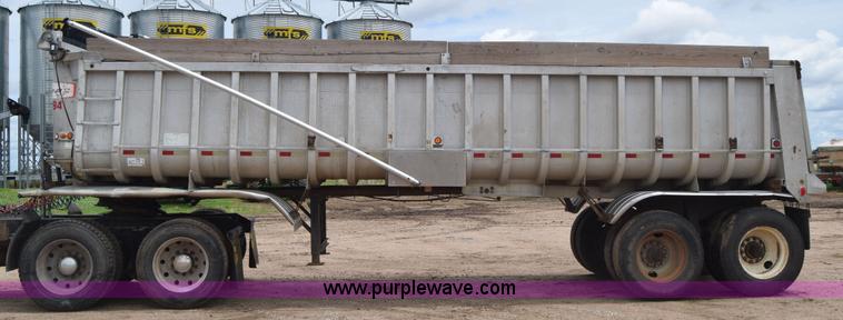 image for item J6578 1979 Freuhauf end dump trailer