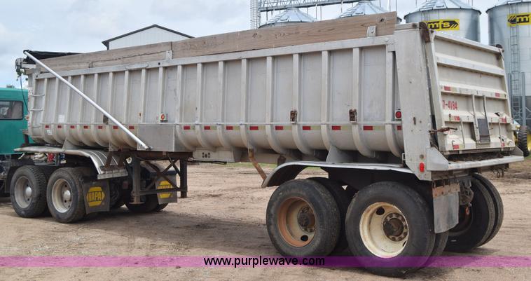 image for item J6578 1979 Freuhauf end dump trailer