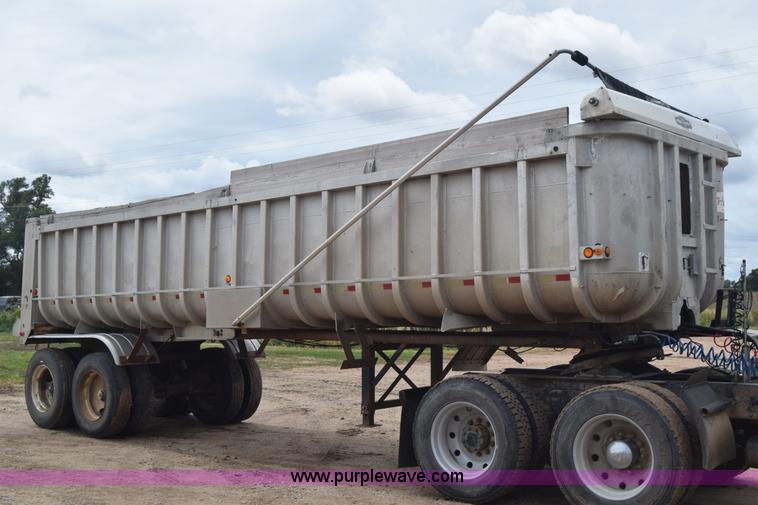 image for item J6578 1979 Freuhauf end dump trailer