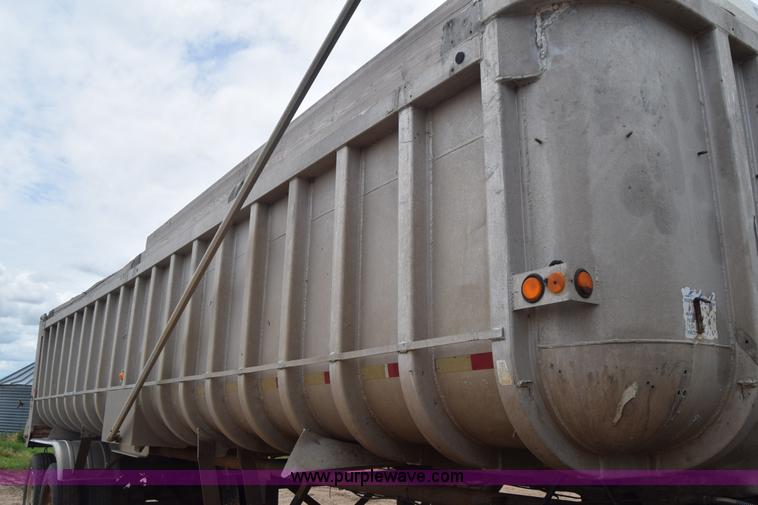 image for item J6578 1979 Freuhauf end dump trailer