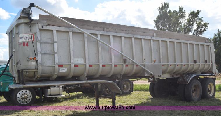 image for item J6578 1979 Freuhauf end dump trailer