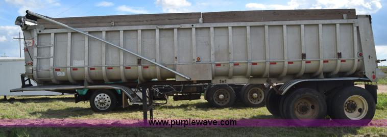 image for item J6578 1979 Freuhauf end dump trailer