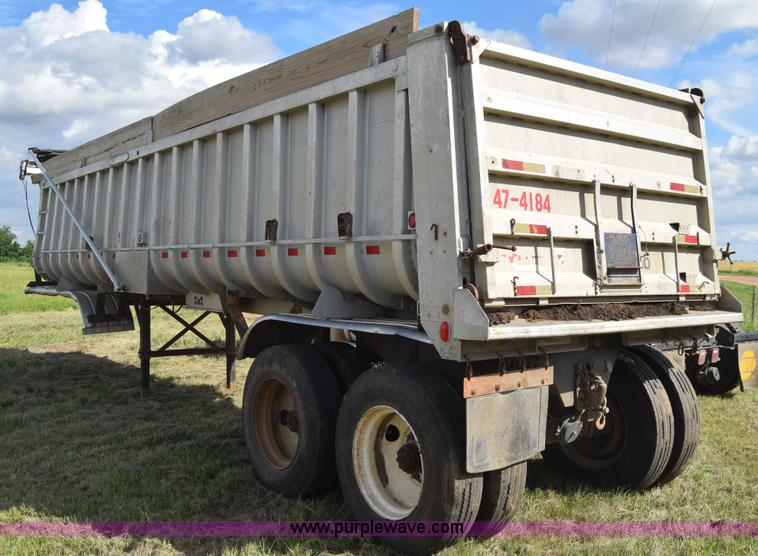 image for item J6578 1979 Freuhauf end dump trailer