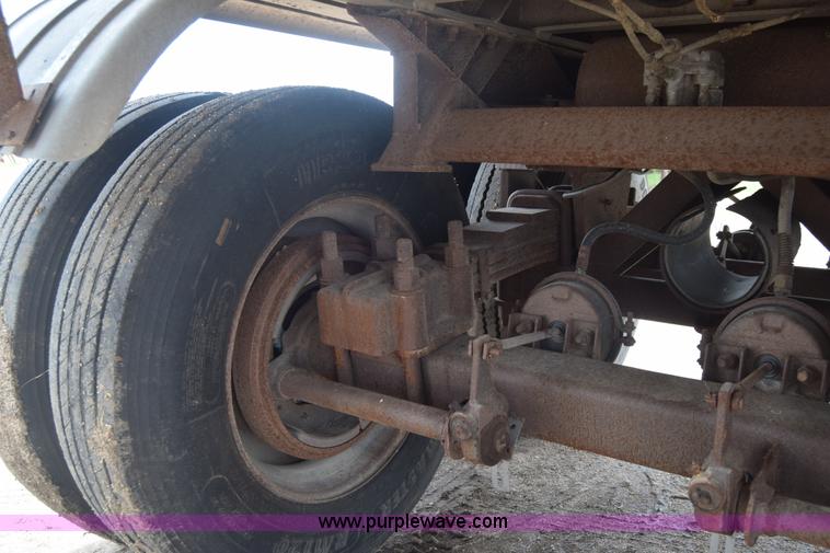 image for item J6578 1979 Freuhauf end dump trailer