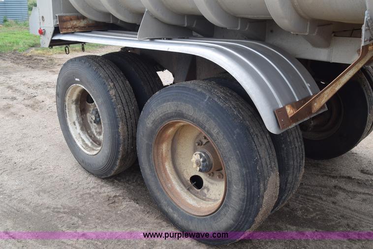 image for item J6578 1979 Freuhauf end dump trailer