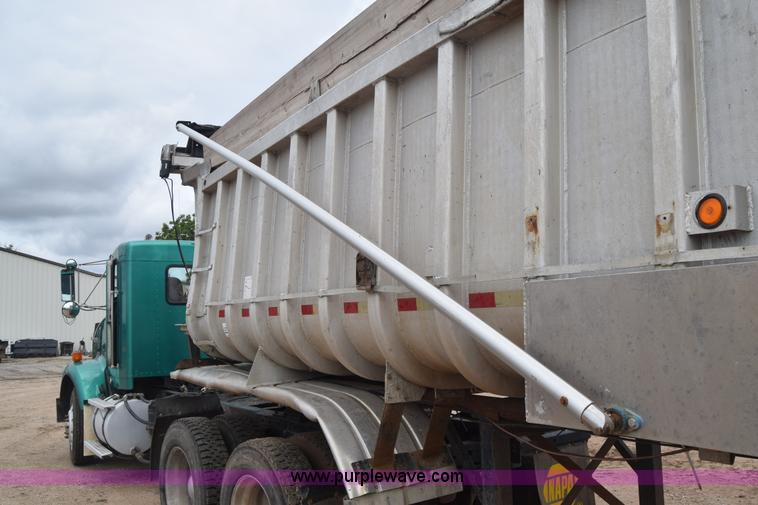 image for item J6578 1979 Freuhauf end dump trailer