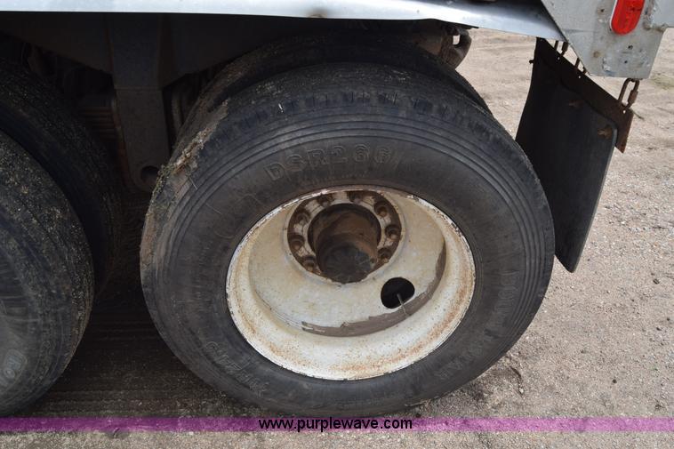image for item J6578 1979 Freuhauf end dump trailer