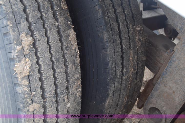 image for item J6578 1979 Freuhauf end dump trailer