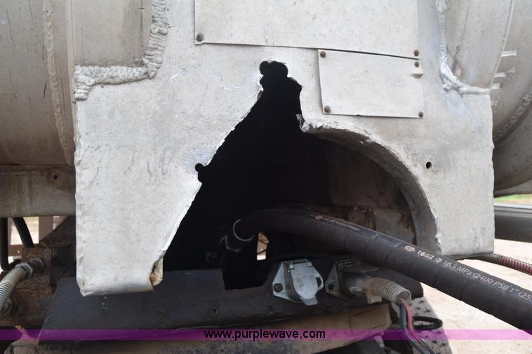 image for item J6578 1979 Freuhauf end dump trailer