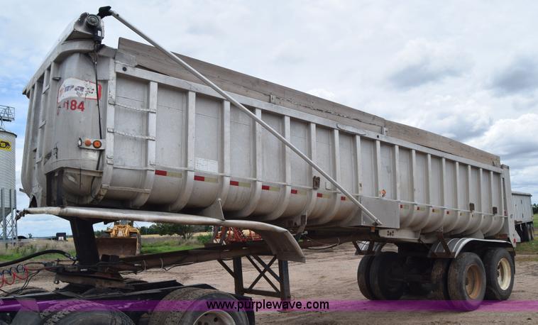 image for item J6578 1979 Freuhauf end dump trailer
