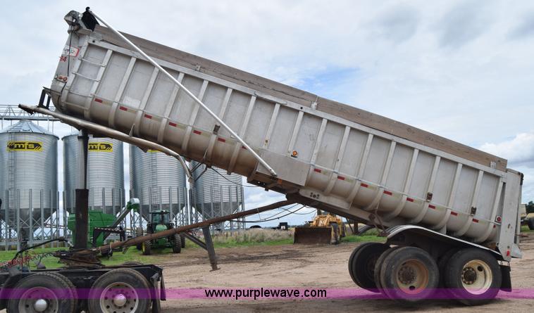image for item J6578 1979 Freuhauf end dump trailer