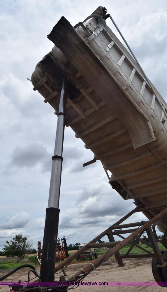 image for item J6578 1979 Freuhauf end dump trailer