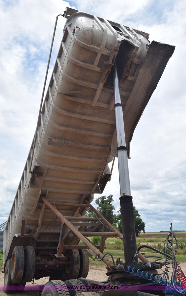 image for item J6578 1979 Freuhauf end dump trailer