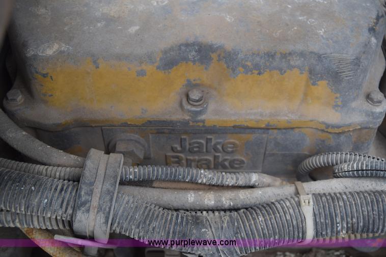 image for item J6579 1993 Kenworth T800 semi truck