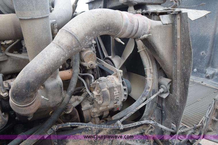 image for item J6579 1993 Kenworth T800 semi truck