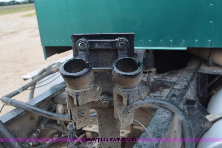 image for item J6579 1993 Kenworth T800 semi truck