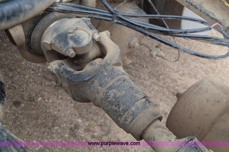 image for item J6579 1993 Kenworth T800 semi truck