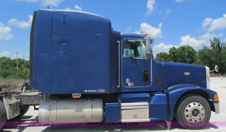 image for item J8546 1998 Peterbilt 377 semi truck