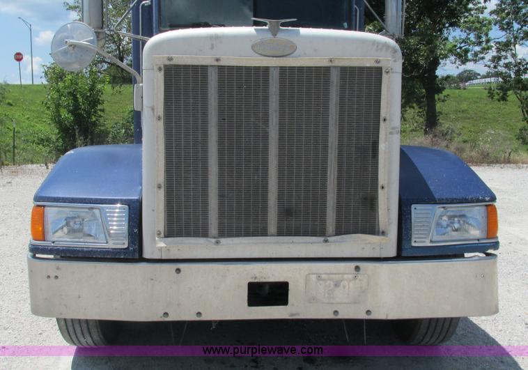 image for item J8546 1998 Peterbilt 377 semi truck