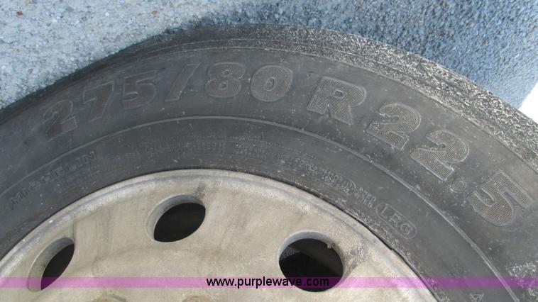 image for item J8546 1998 Peterbilt 377 semi truck