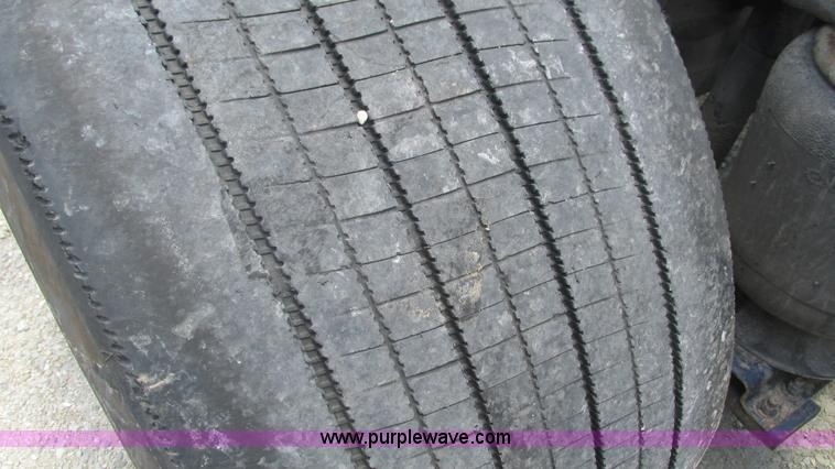 image for item J8546 1998 Peterbilt 377 semi truck