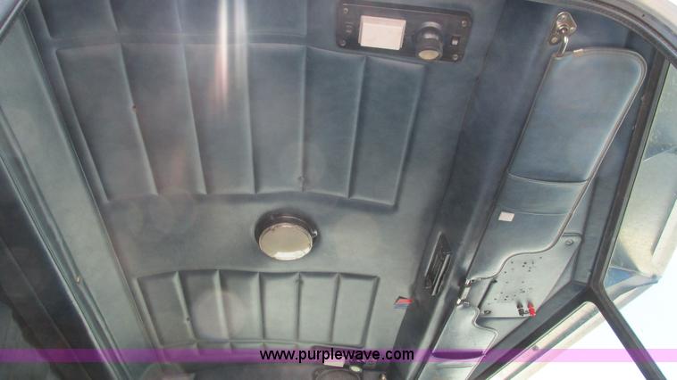 image for item J8546 1998 Peterbilt 377 semi truck