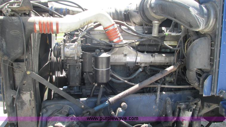 image for item J8546 1998 Peterbilt 377 semi truck
