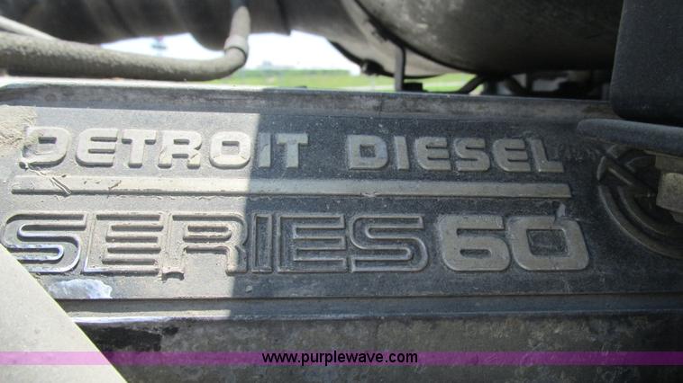 image for item J8546 1998 Peterbilt 377 semi truck