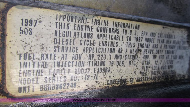 image for item J8546 1998 Peterbilt 377 semi truck