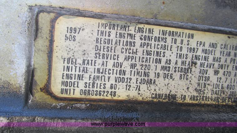 image for item J8546 1998 Peterbilt 377 semi truck