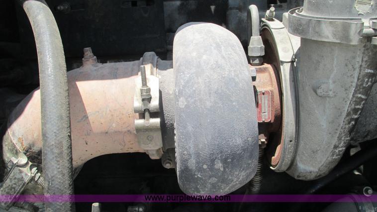 image for item J8546 1998 Peterbilt 377 semi truck