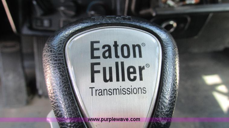 image for item J8546 1998 Peterbilt 377 semi truck