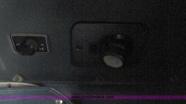 image for item J8546 1998 Peterbilt 377 semi truck