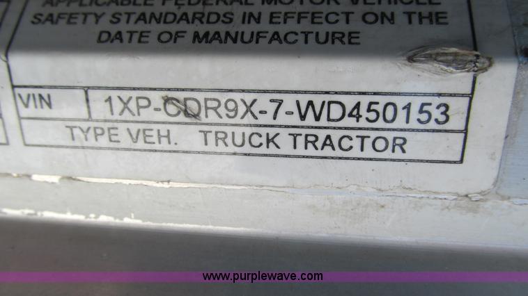 image for item J8546 1998 Peterbilt 377 semi truck