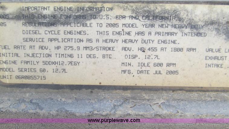 image for item J8547 2006 Freightliner Columbia semi truck