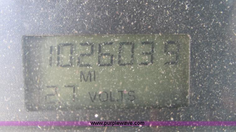 image for item J8547 2006 Freightliner Columbia semi truck