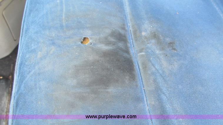 image for item J8547 2006 Freightliner Columbia semi truck