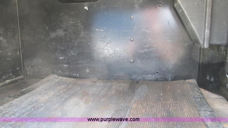 image for item J8548 1999 Kenworth T800 semi truck