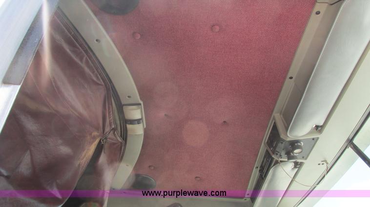 image for item J8548 1999 Kenworth T800 semi truck