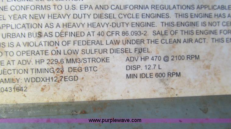 image for item J8548 1999 Kenworth T800 semi truck