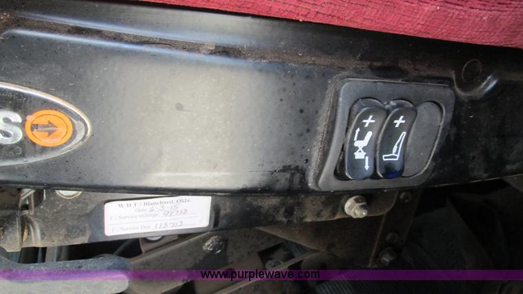 image for item J8548 1999 Kenworth T800 semi truck