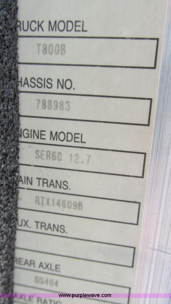 image for item J8548 1999 Kenworth T800 semi truck