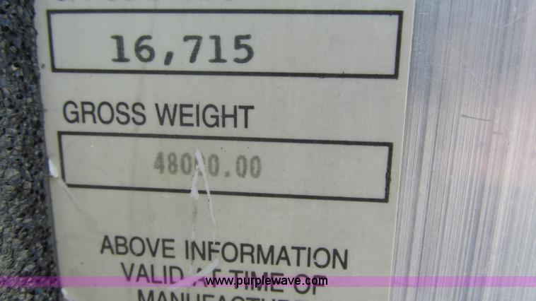 image for item J8548 1999 Kenworth T800 semi truck