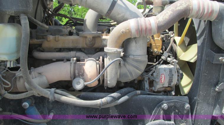 image for item J8549 1999 Peterbilt 377 semi truck