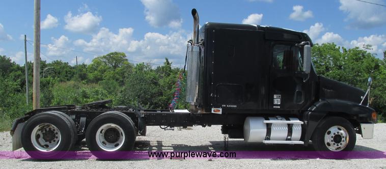 image for item J8550 2003 Freightliner Century ST120 semi truck