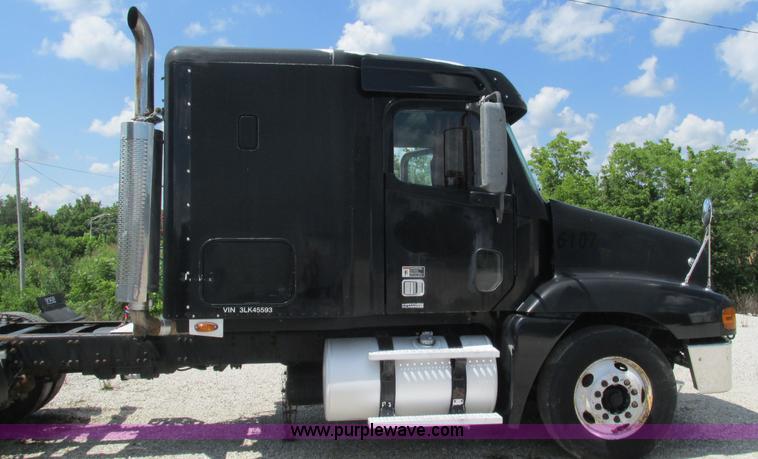image for item J8550 2003 Freightliner Century ST120 semi truck
