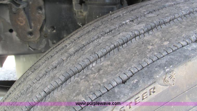 image for item J8550 2003 Freightliner Century ST120 semi truck