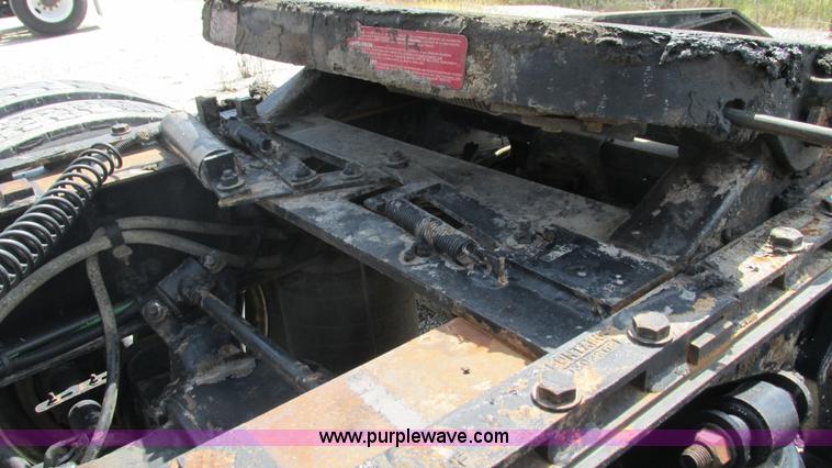 image for item J8550 2003 Freightliner Century ST120 semi truck